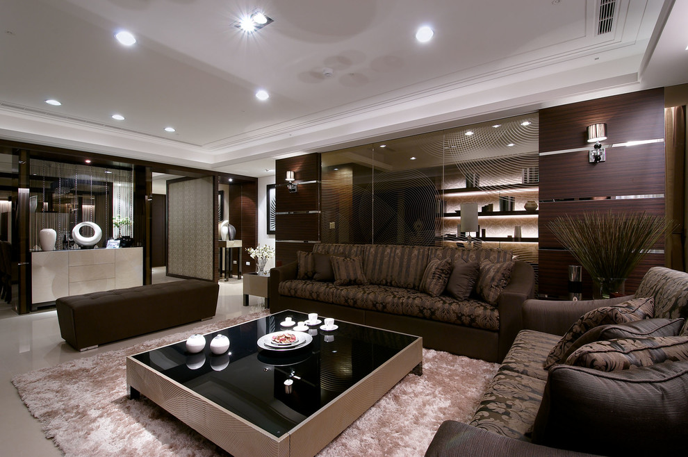 Идея дизайна: парадная гостиная комната в современном стиле с коричневым диваном