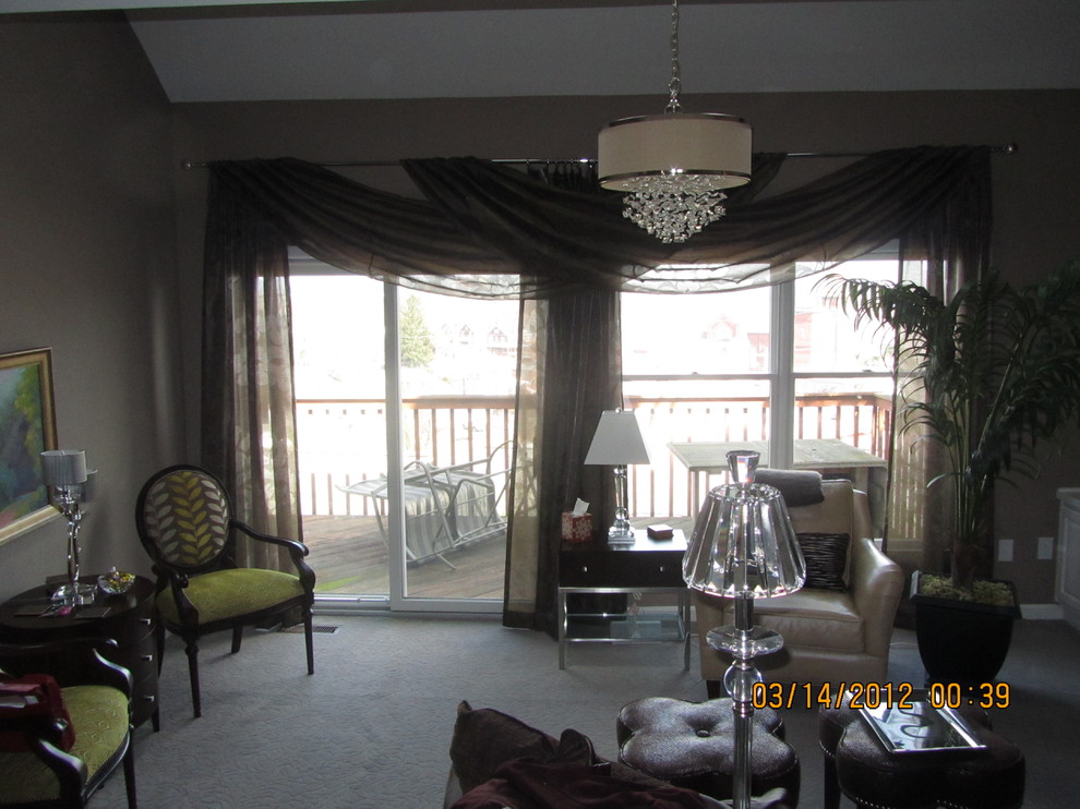 Living room - transitional living room idea in Cincinnati