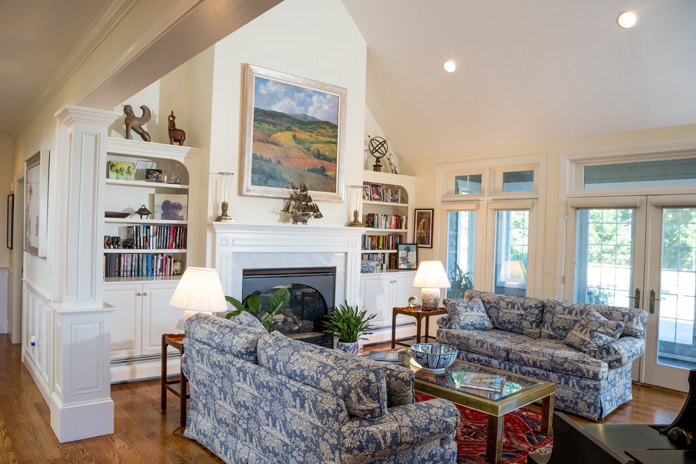 This is an example of a traditional living room in Providence.