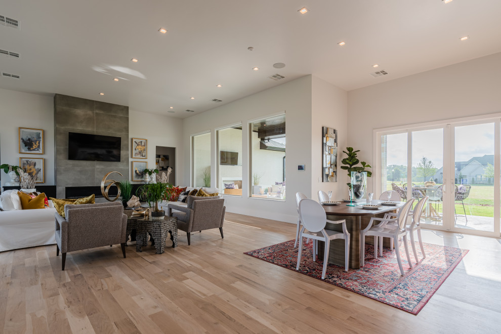 Rivendell Gallery Home Oklahoma City Modern Living Room