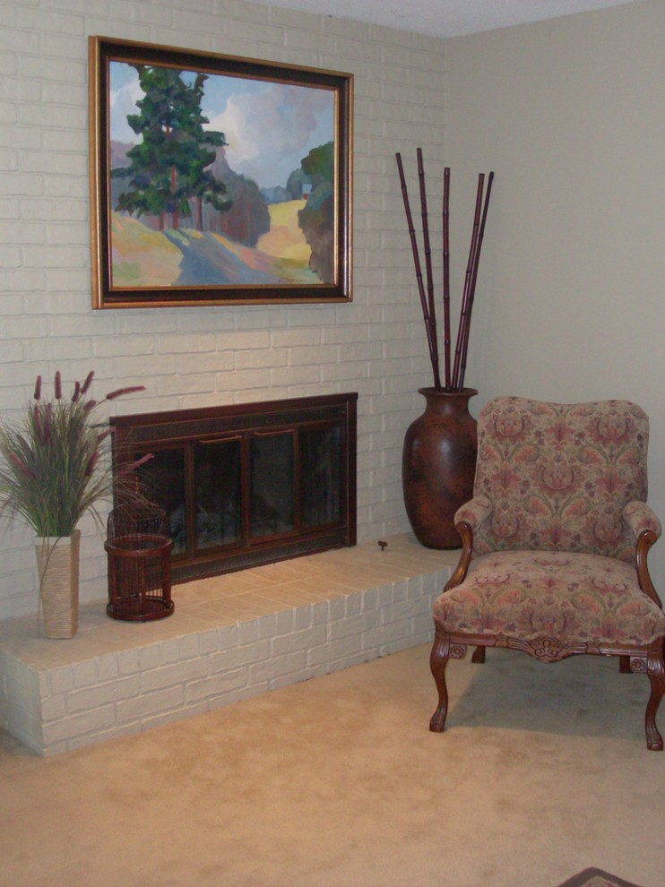 Living room - traditional living room idea in Little Rock