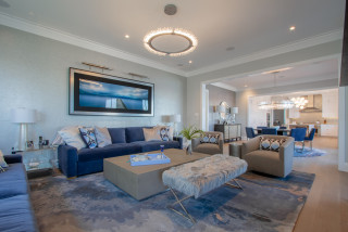 おしゃれなリビング ベージュの床 壁紙 のインテリア画像 75選 22年3月 Houzz ハウズ