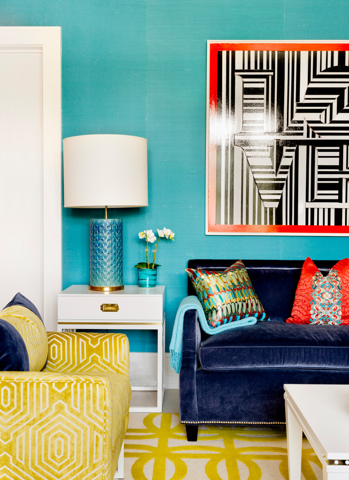 Стильный дизайн: изолированная гостиная комната среднего размера в стиле модернизм с синими стенами без телевизора - последний тренд