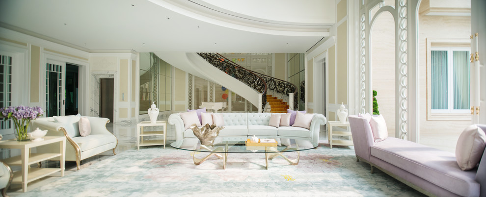 Geräumiges, Offenes Eklektisches Wohnzimmer mit weißer Wandfarbe, Marmorboden und weißem Boden in Portland