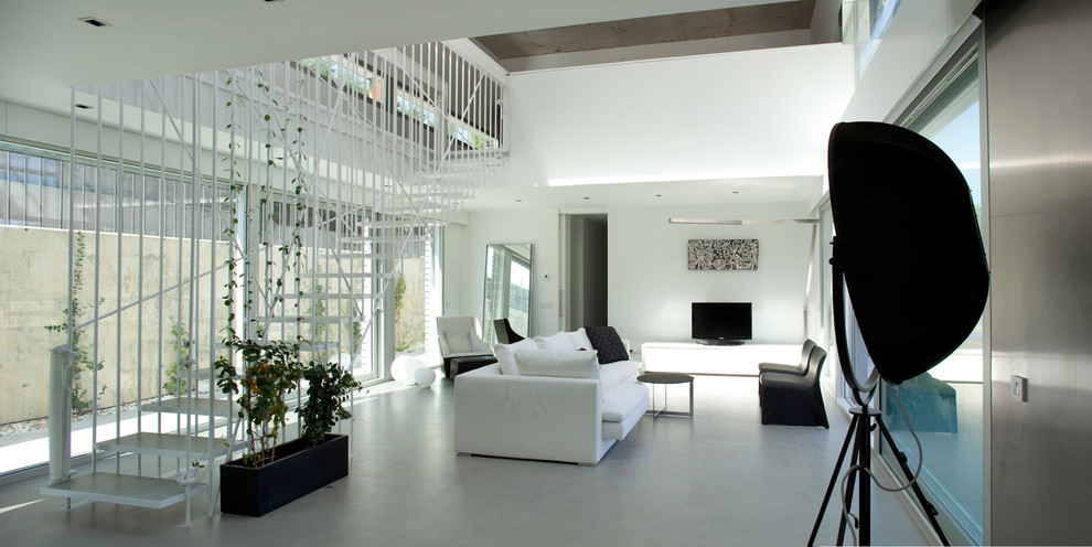 Inspiration for a contemporary living room in Madrid.