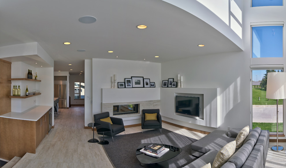 Ispirazione per un soggiorno moderno di medie dimensioni e stile loft con pavimento con piastrelle in ceramica, camino bifacciale e parete attrezzata