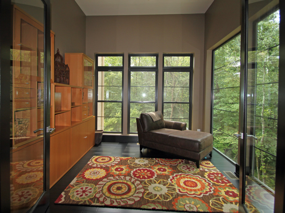 This is an example of a contemporary living room in Columbus.