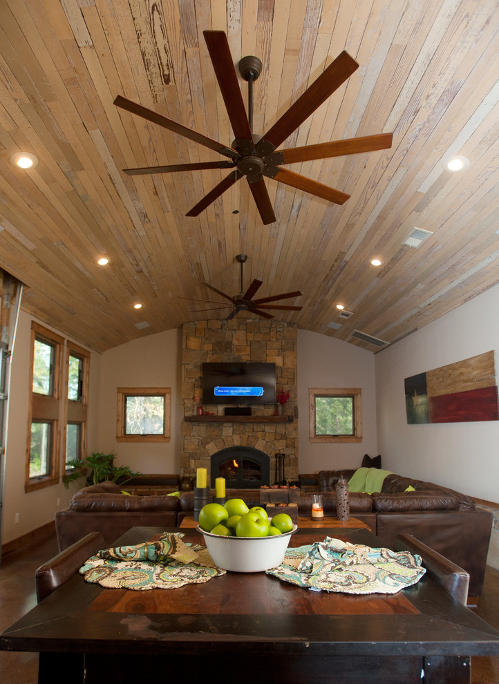 Design ideas for a rustic living room in Dallas.