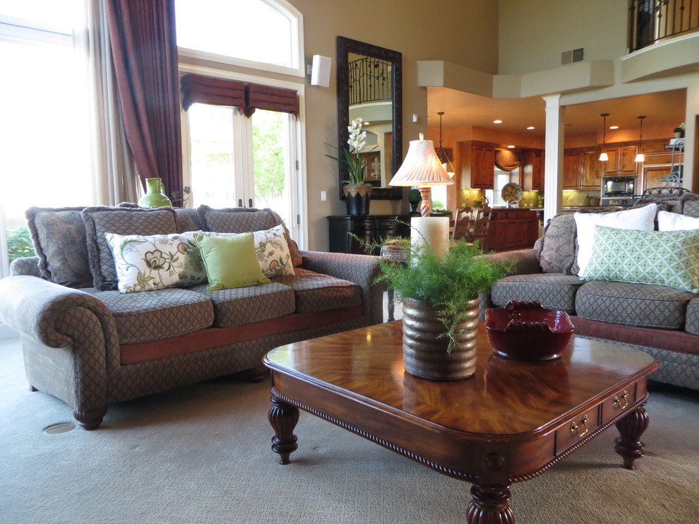 Example of a tuscan living room design in Sacramento