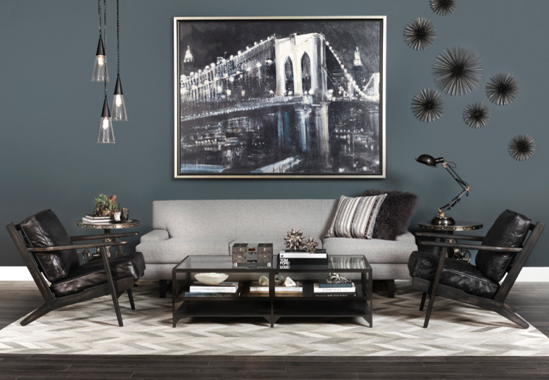 Foto de salón urbano con paredes beige y suelo de madera oscura
