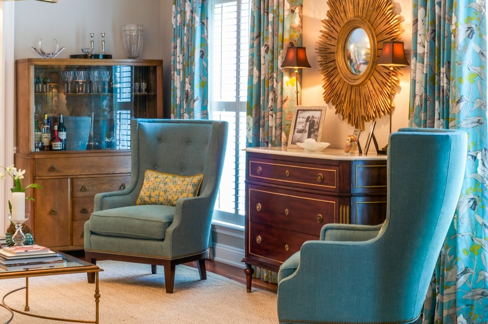 Example of an eclectic living room design in Jacksonville