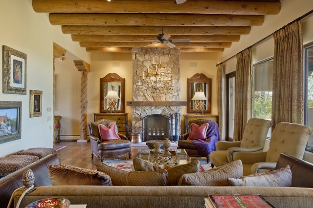 Texas Style Living Room | www.resnooze.com