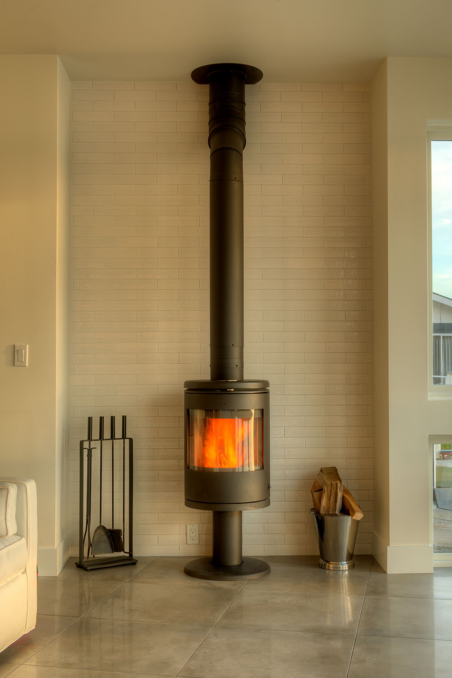 75 Porcelain Tile Living Room with a Wood Stove Ideas You'll Love -  October, 2023 | Houzz