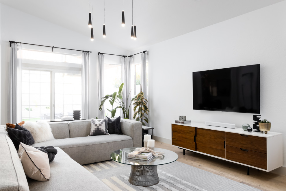 Design ideas for a scandinavian living room in Phoenix.