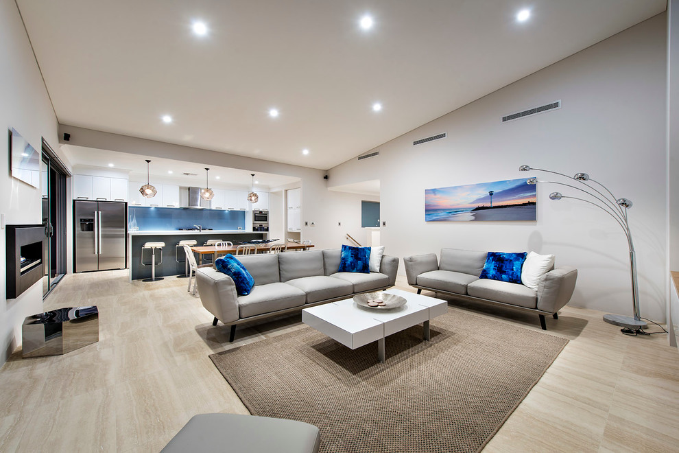 Diseño de salón para visitas abierto contemporáneo de tamaño medio con paredes beige, suelo de madera clara y suelo beige