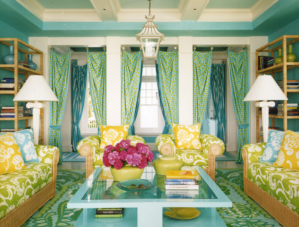 Идея дизайна: гостиная комната в современном стиле с синими стенами и красивыми шторами
