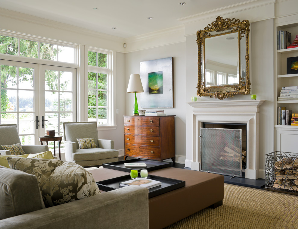 Источник вдохновения для домашнего уюта: гостиная комната в стиле неоклассика (современная классика) с серыми стенами
