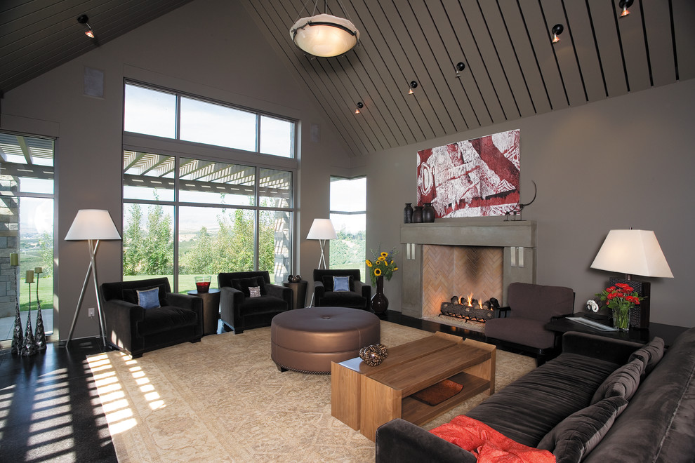 Modernes Wohnzimmer mit grauer Wandfarbe in Seattle