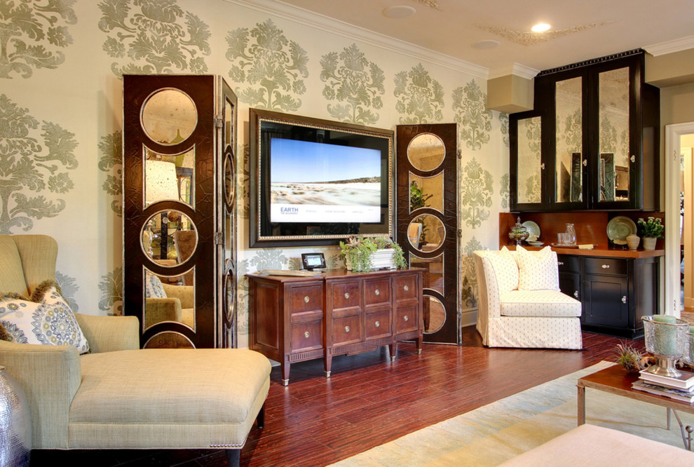 Idéer för mellanstora vintage separata vardagsrum, med ett finrum, flerfärgade väggar, mellanmörkt trägolv, en dold TV och brunt golv