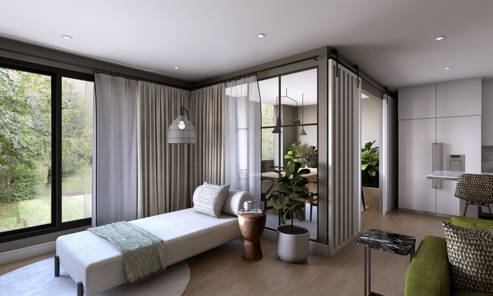 Стильный дизайн: открытая гостиная комната среднего размера в стиле модернизм с с книжными шкафами и полками, серыми стенами, паркетным полом среднего тона, телевизором на стене и коричневым полом - последний тренд