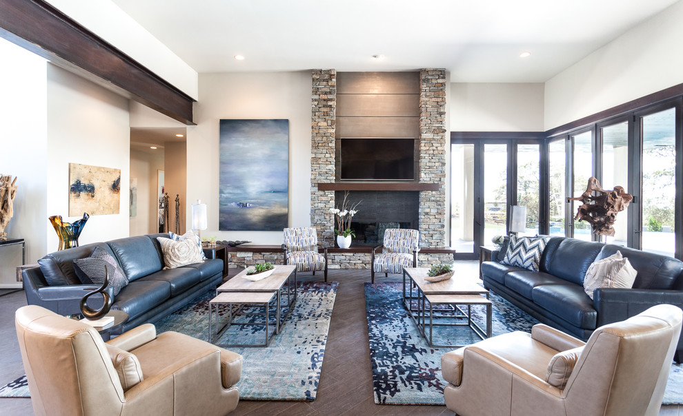 Inspiration for a contemporary living room in Sacramento.