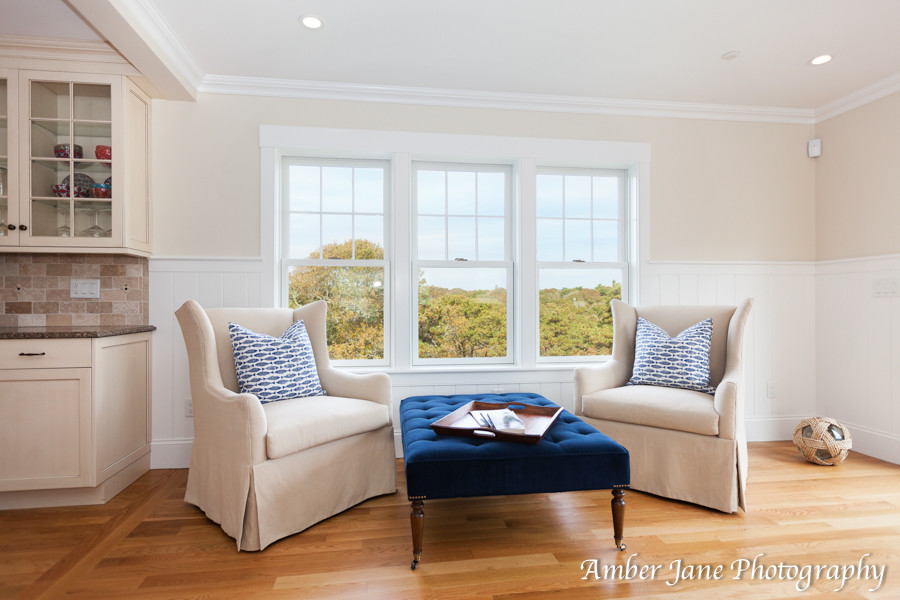 Design ideas for a classic living room in Boston.