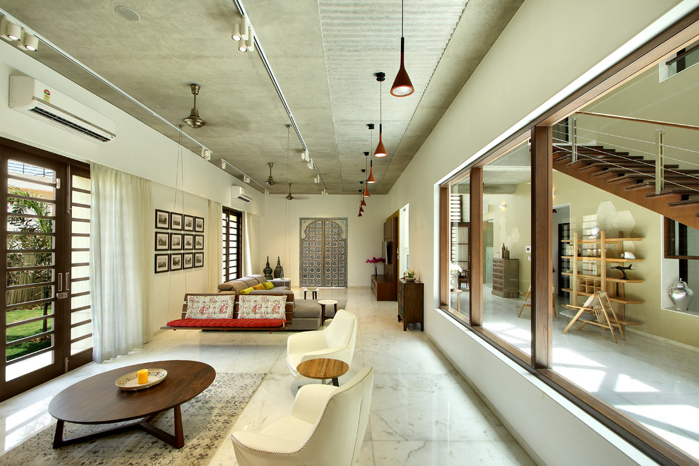 Inspiration for a modern living room in Ahmedabad.