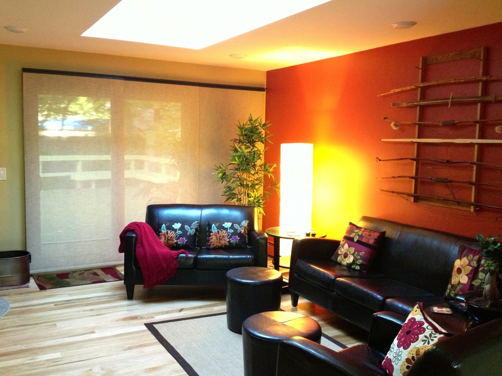 Свежая идея для дизайна: гостиная комната в восточном стиле - отличное фото интерьера