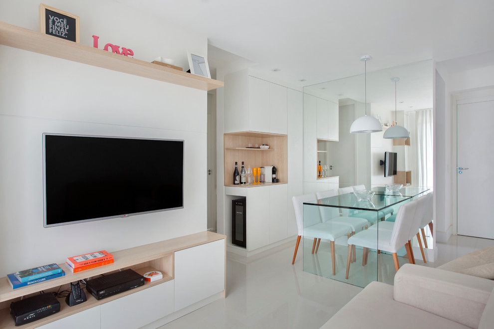 Immagine di un piccolo soggiorno minimalista con pareti bianche e pavimento in gres porcellanato