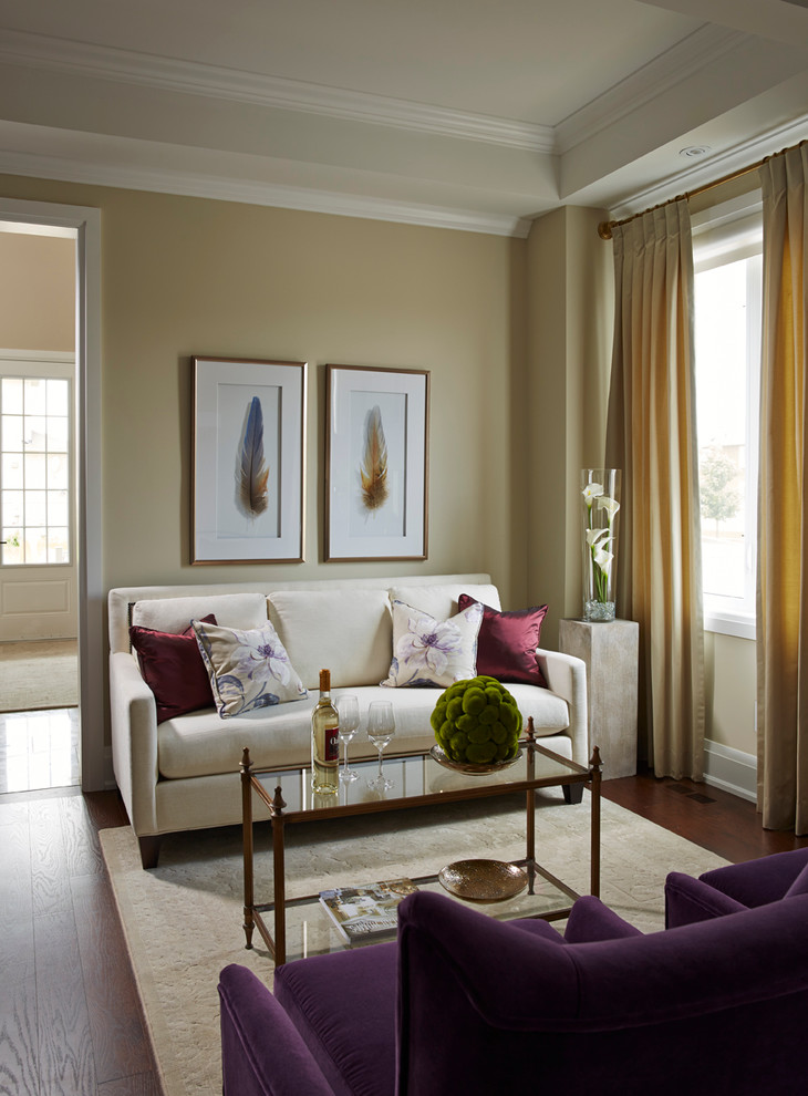 Example of a minimalist living room design in Toronto