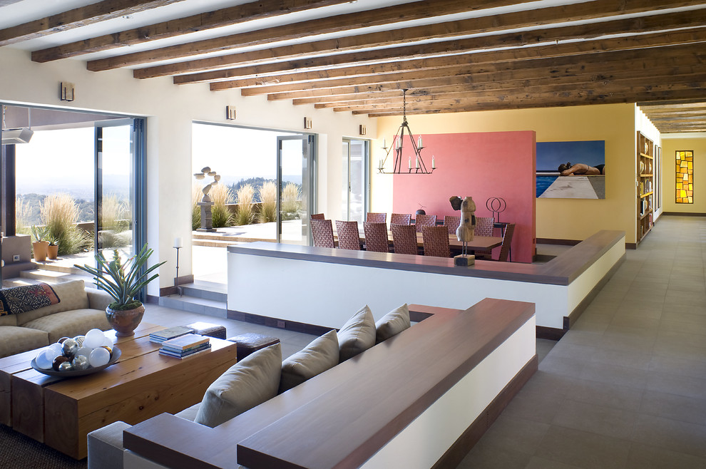 Ispirazione per un soggiorno design aperto con sala formale e pareti multicolore