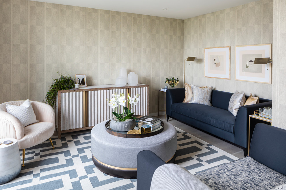 Foto di un soggiorno minimal con sala formale, pareti beige e pavimento grigio