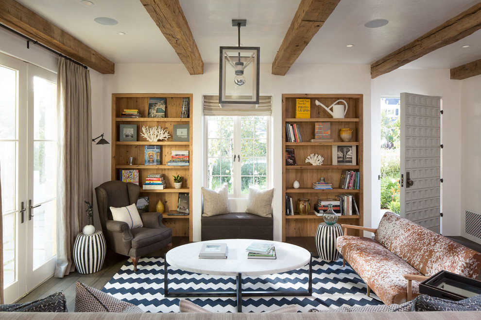 Idee per un soggiorno tradizionale con libreria