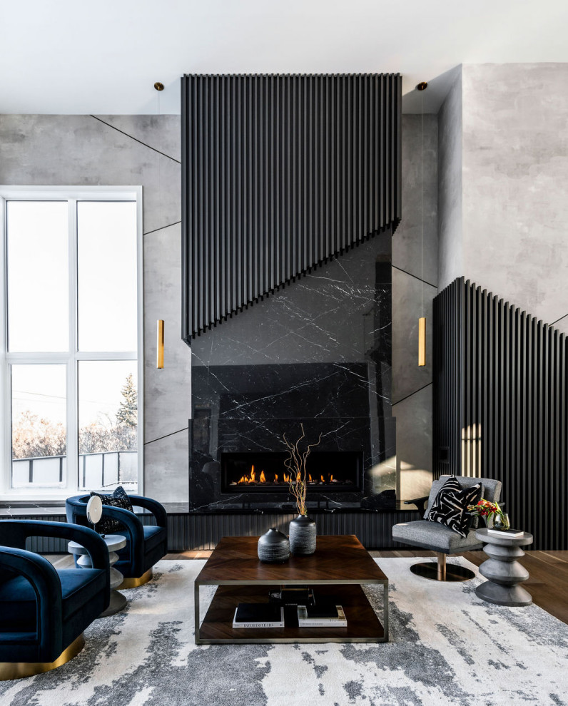 Idee per un soggiorno minimal aperto con pareti grigie, parquet scuro, camino lineare Ribbon e pavimento marrone