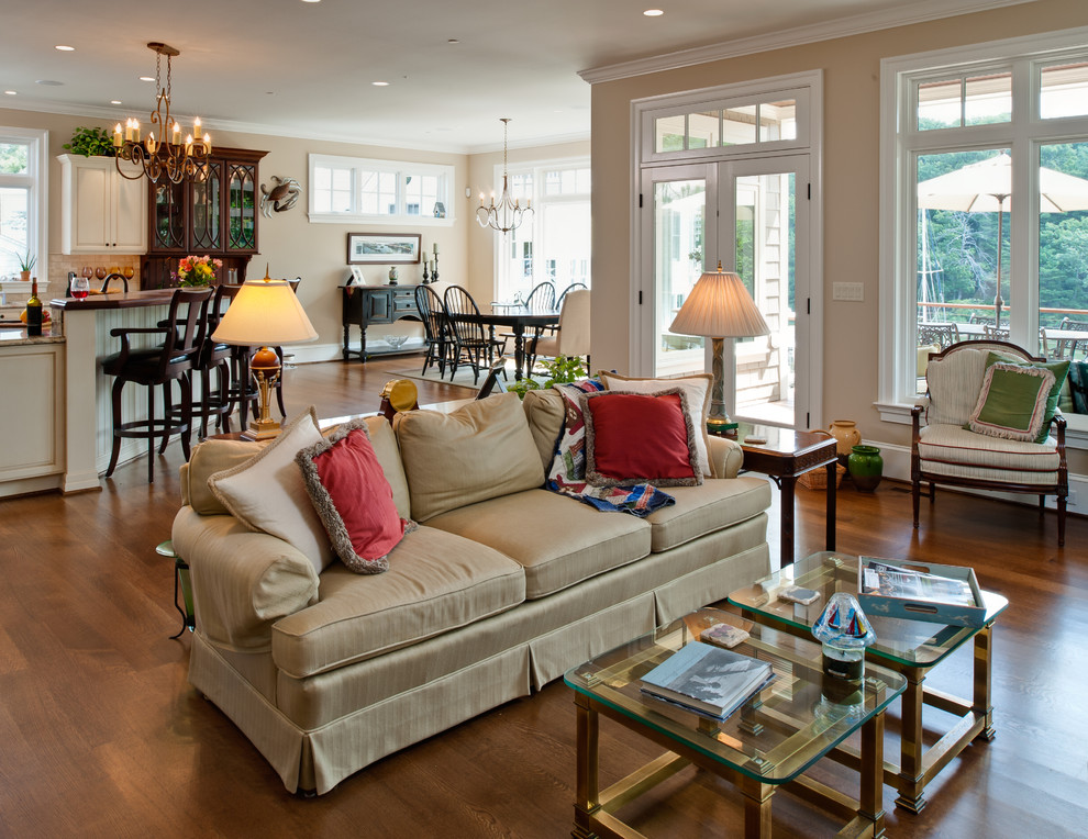 Example of a classic living room design in Baltimore