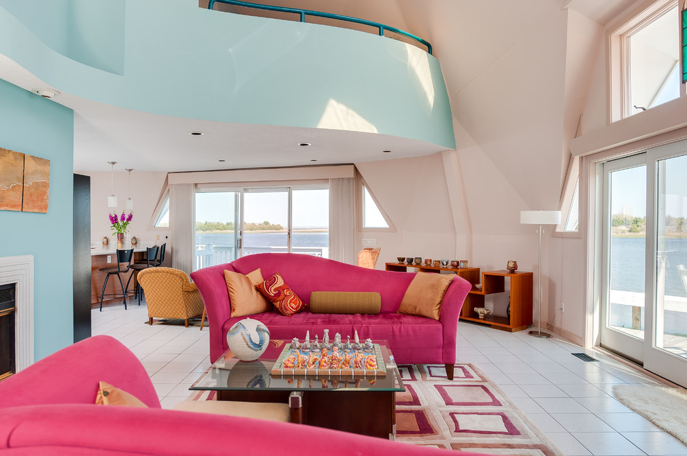 Свежая идея для дизайна: открытая гостиная комната в современном стиле с синими стенами и полом из керамической плитки - отличное фото интерьера
