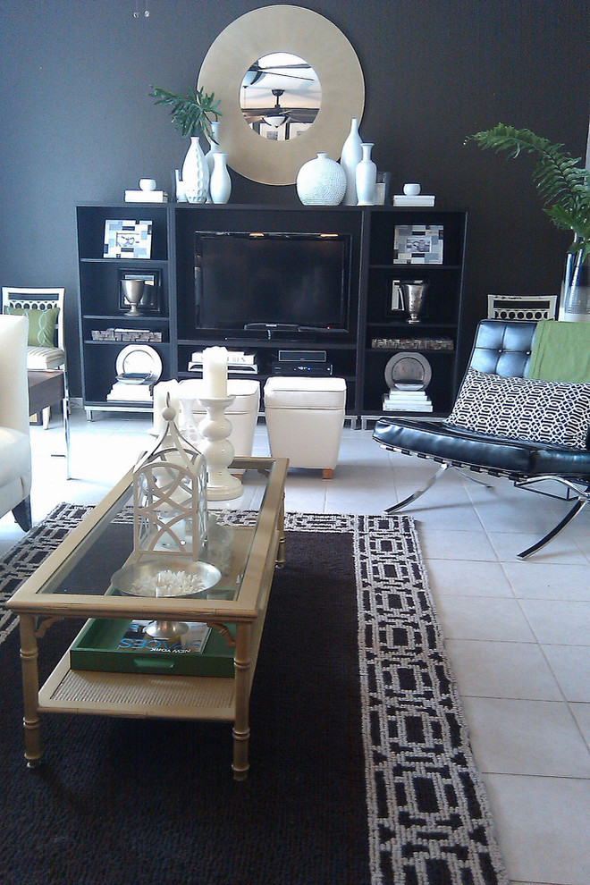Design ideas for a bohemian living room in Miami.