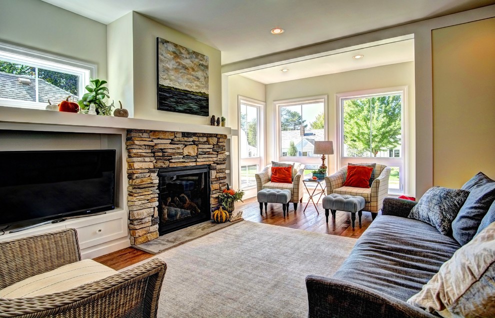 Inspiration for a living room remodel in Minneapolis