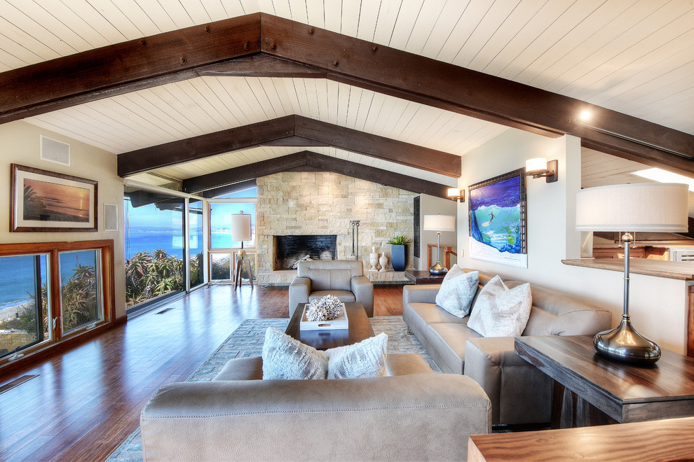 This is an example of a coastal living room in Orange County.