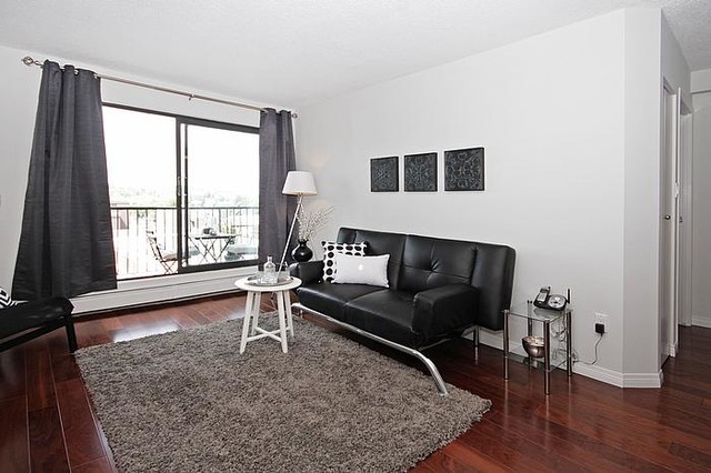 Staging For Downtown Condo Ww Design Studio Img~a42118f405a7ca63 4 3547 1 452c212 