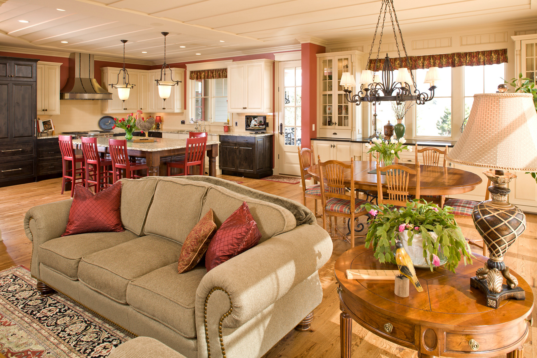 75 Farmhouse Living Room with Red Walls Ideas You'll Love - September, 2023  | Houzz