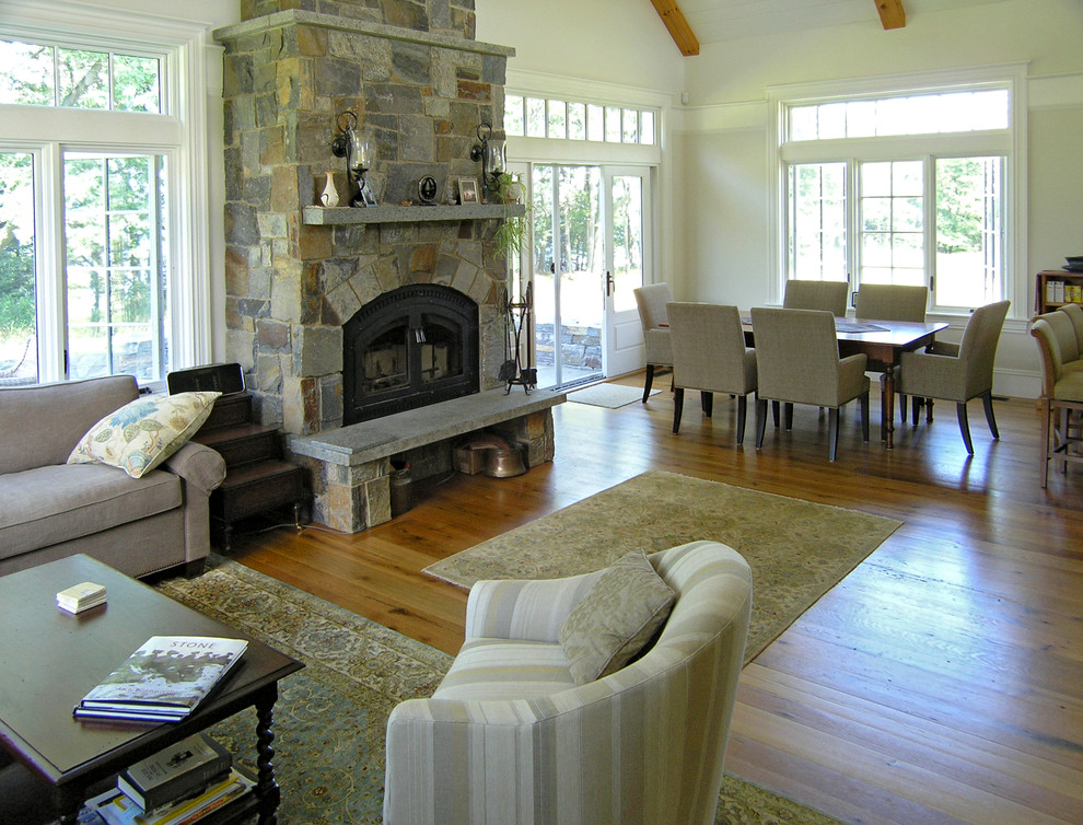 Photo of a classic living room in Burlington.