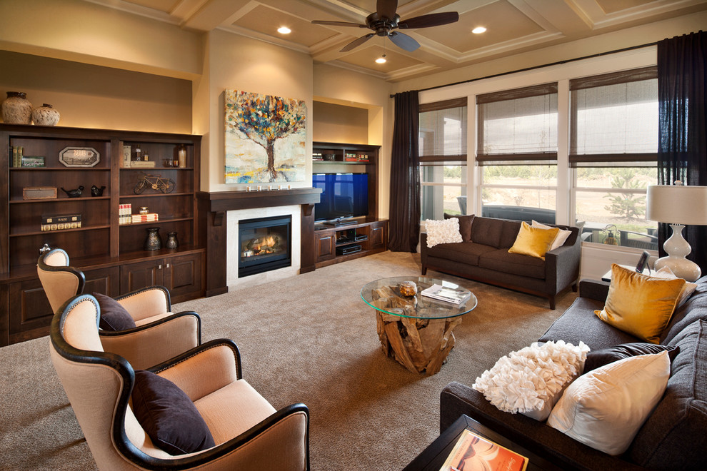 Modernes Wohnzimmer mit beiger Wandfarbe in Boise