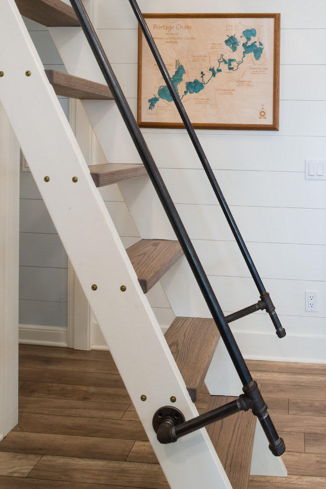 Стильный дизайн: маленькая лестница в морском стиле для на участке и в саду - последний тренд