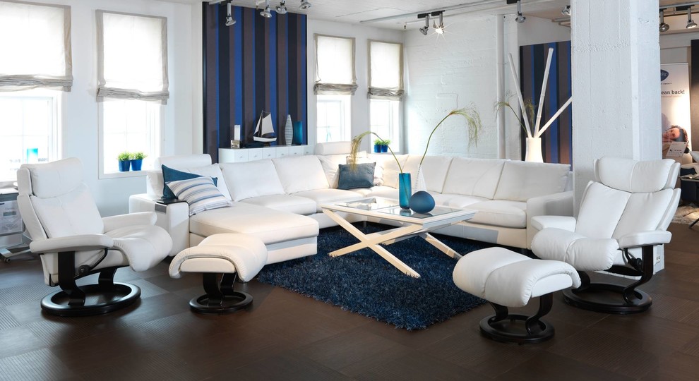 Stressless by Ekornes at Recliners.LA Contemporary Living Room