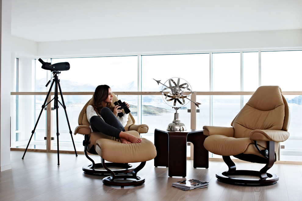 Stressless Voyager Chair & Ottoman - Contemporary - Living Room