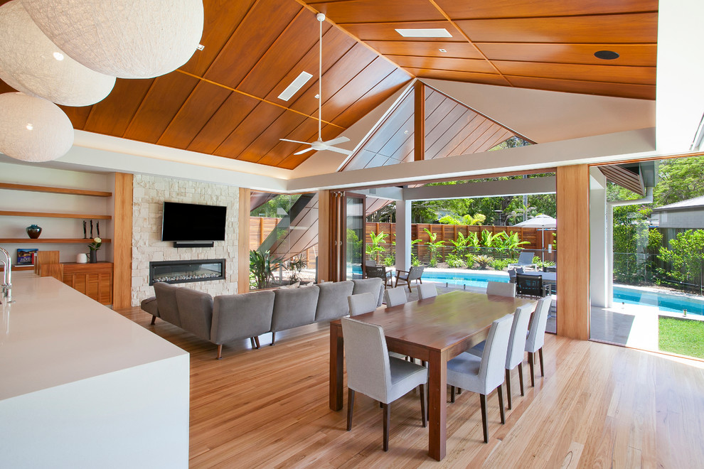Inspiration for a contemporary living room remodel in Sunshine Coast