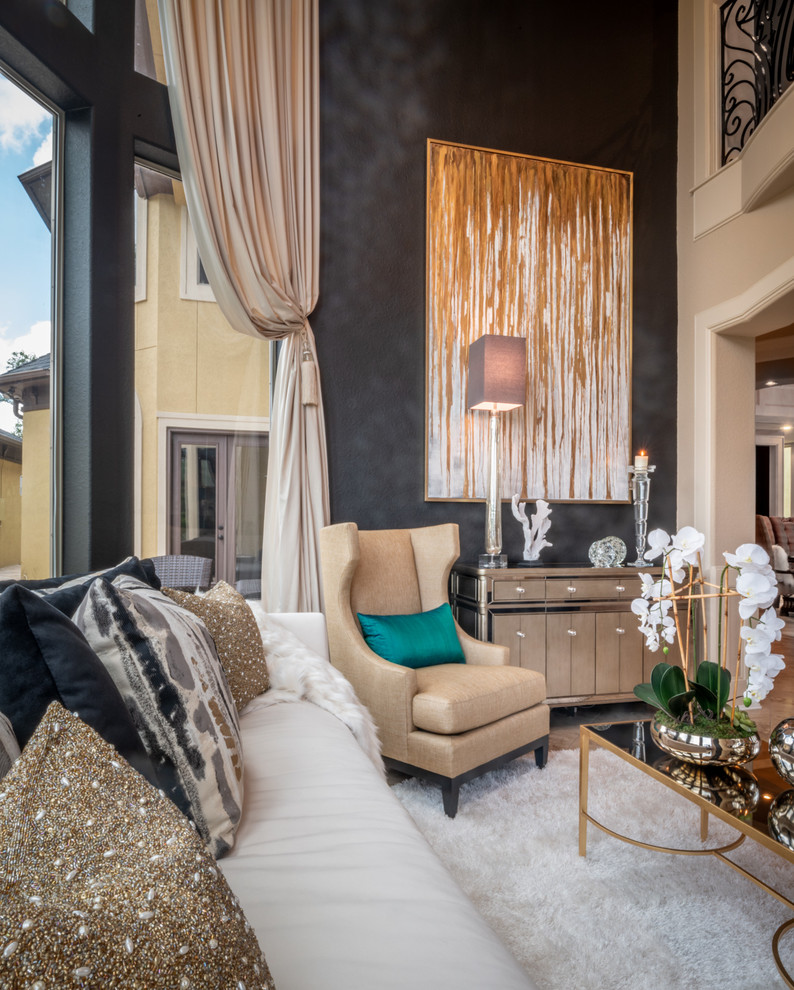 Foto di un grande soggiorno tradizionale aperto con sala formale, pareti nere, pavimento con piastrelle in ceramica e pavimento beige