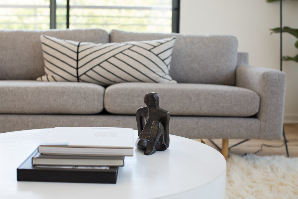 Table Sculpture in Mid Century Room Modern Living Room Los