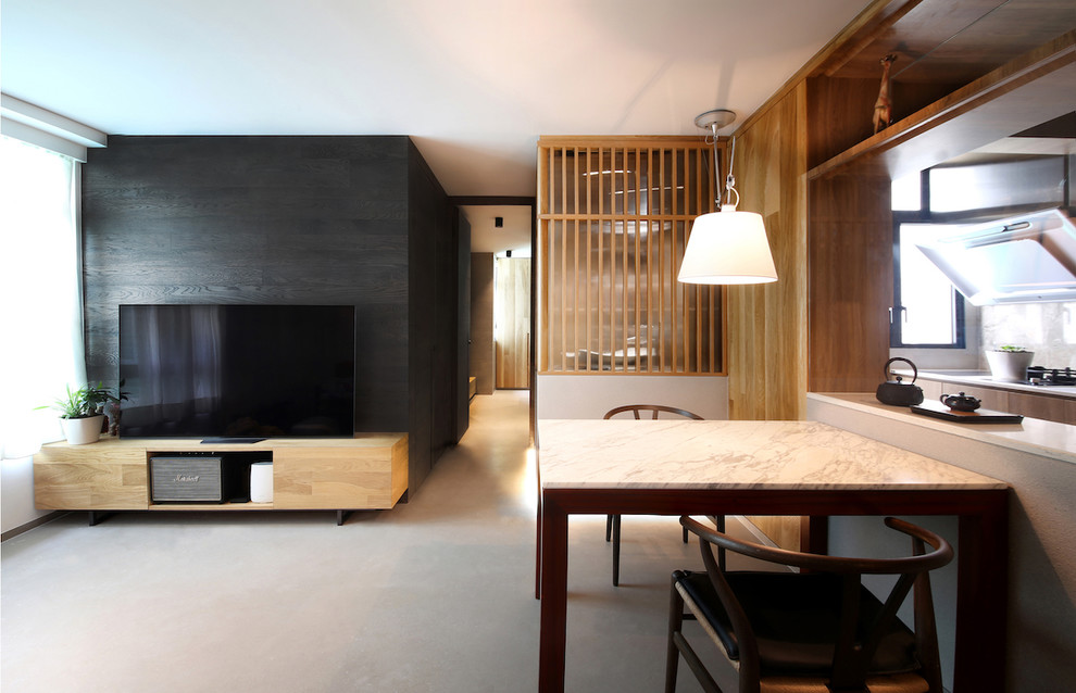 Стильный дизайн: изолированная гостиная комната среднего размера в современном стиле - последний тренд